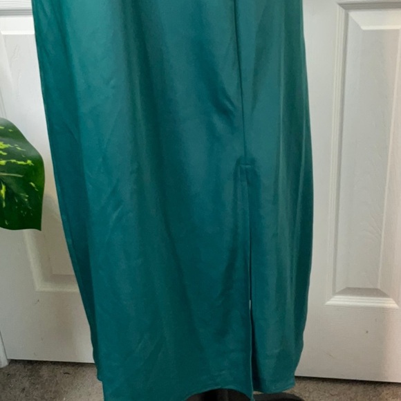 A New Day - Emerald Green Satin-like Dress Size M - Picture 5 of 14